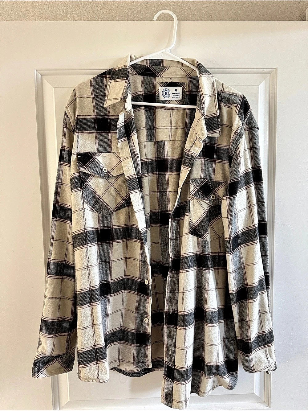 Hurley Plaid Flannel Shirt Size XL Like New